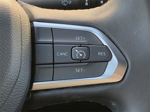 Certified 2024 Jeep Compass Latitude image 28