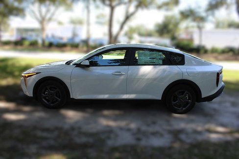 New 2025 Kia K4 LXS image 13