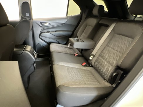 Used 2022 Chevrolet Equinox LT w/ Driver Convenience Package image 22