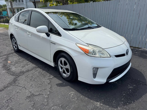 Used 2015 Toyota Prius Four image 1