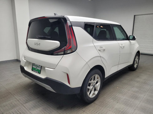 Used 2023 Kia Soul LX w/ LX Technology Package image 9