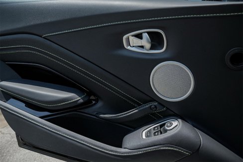 Used 2023 Aston Martin V8 Vantage Coupe image 31