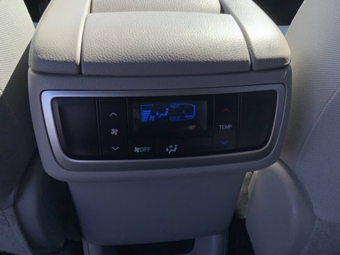 Used 2014 Toyota Highlander LE image 50