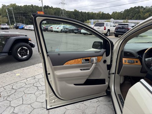 Used 2015 Lincoln MKX AWD w/ Equipment Group 102A image 7