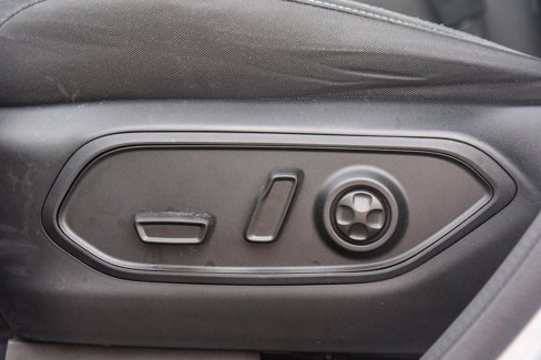 Certified 2023 Jeep Grand Cherokee Laredo w/ Luxury Tech Group I image 16