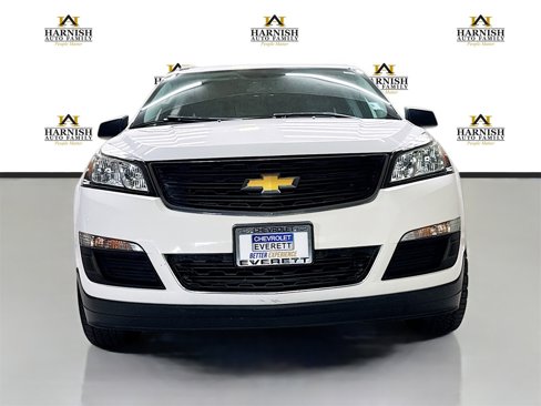 Used 2017 Chevrolet Traverse LS image 2