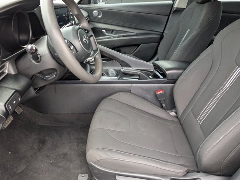 Used 2023 Hyundai Elantra SEL image 13
