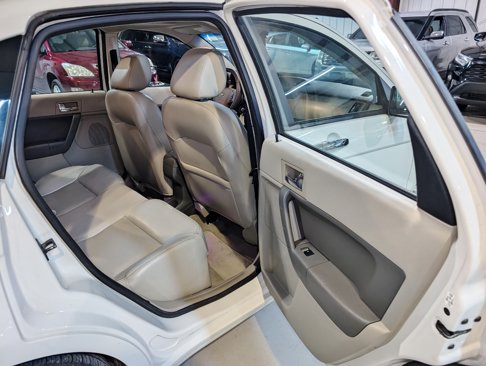 Used 2010 Ford Focus SEL image 22