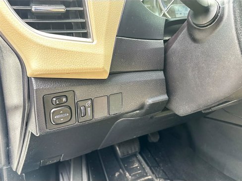 Used 2016 Toyota Corolla LE image 11