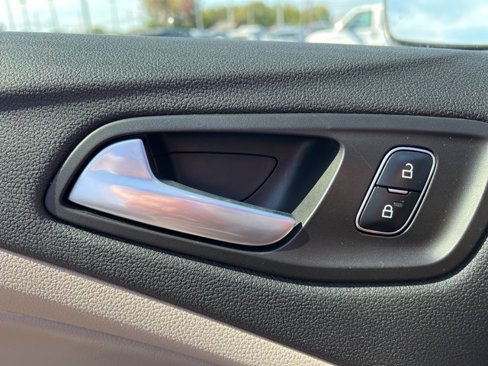 Used 2017 Ford Escape SE w/ Equipment Group 201A image 18