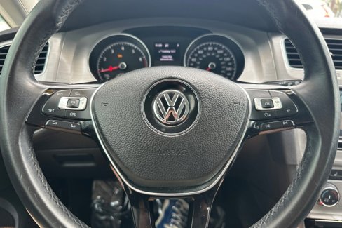 Used 2016 Volkswagen Golf Limited Edition image 23