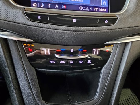 Used 2021 Cadillac XT5 Premium Luxury image 17
