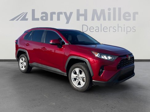 Used 2021 Toyota RAV4 XLE image 7