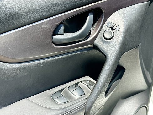 Certified 2017 Nissan Rogue Sport S image 17