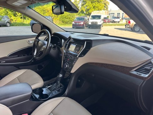 Used 2017 Hyundai Santa Fe Limited image 20