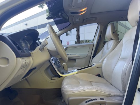Used 2010 Volvo XC60 T6 image 18