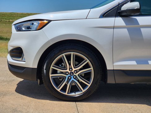 Used 2019 Ford Edge Titanium w/ Cold Weather Package image 14
