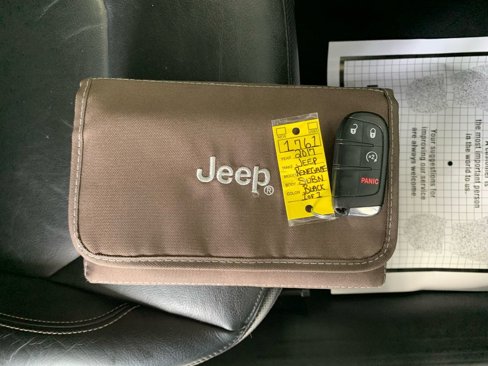 Used 2017 Jeep Renegade Limited image 30
