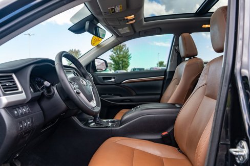 Used 2017 Toyota Highlander Limited Platinum image 19
