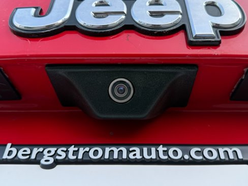 Used 2018 Jeep Renegade Latitude w/ Advanced Technology Group image 11