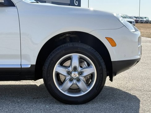 Used 2004 Porsche Cayenne S image 14