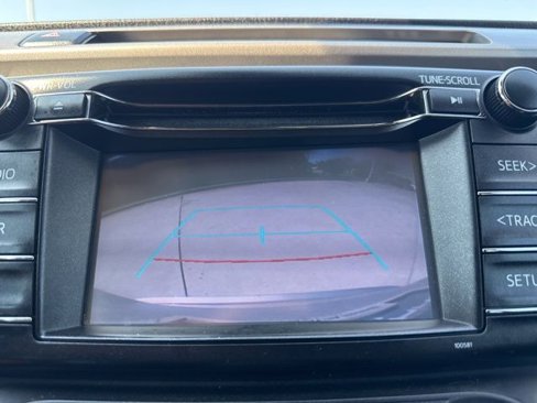 Used 2018 Toyota RAV4 LE image 29