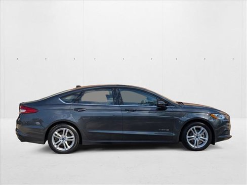 Used 2018 Ford Fusion S image 4