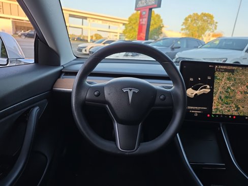 Used 2020 Tesla Model 3 Standard Range Plus image 48