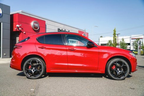 Used 2022 Alfa Romeo Stelvio Veloce image 9
