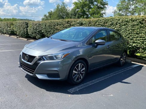 Used 2021 Nissan Versa SV image 2