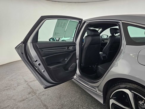 Used 2022 Honda Accord Sport image 16