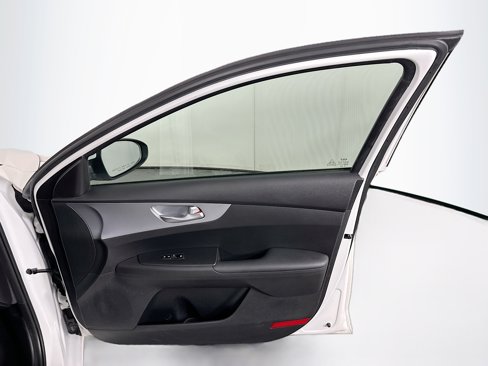 Used 2023 Kia Forte LXS image 29