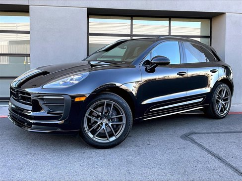 Certified 2025 Porsche Macan Turbo image 1
