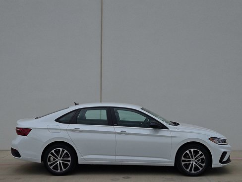 New 2025 Volkswagen Jetta Sport image 3