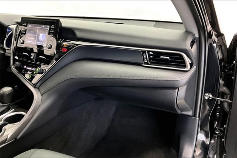 Used 2022 Toyota Camry LE image 16