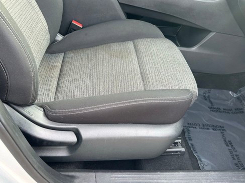 Used 2023 Nissan Rogue SV image 30