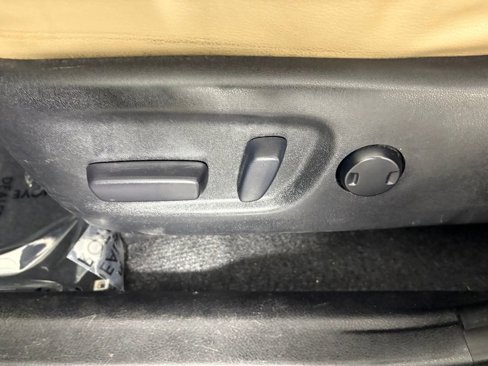 Used 2014 Toyota RAV4 Limited image 14