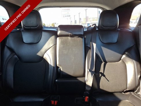 Certified 2020 Jeep Cherokee Latitude Plus w/ Cold Weather Group image 19