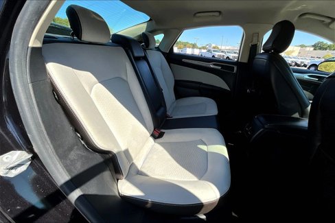 Used 2020 Ford Fusion SE w/ Equipment Group 151A image 27