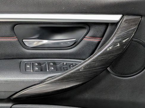 Used 2017 BMW 330i xDrive Wagon image 14