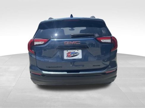 Used 2024 GMC Terrain SLE w/ Driver Convenience Package image 4