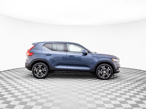 Used 2022 Volvo XC40 T5 Inscription w/ Advanced Package image 7