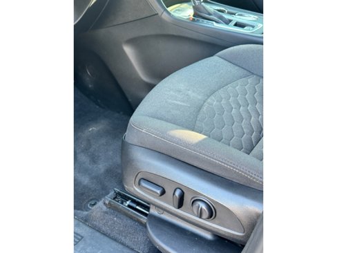 Used 2019 Chevrolet Equinox LT image 8