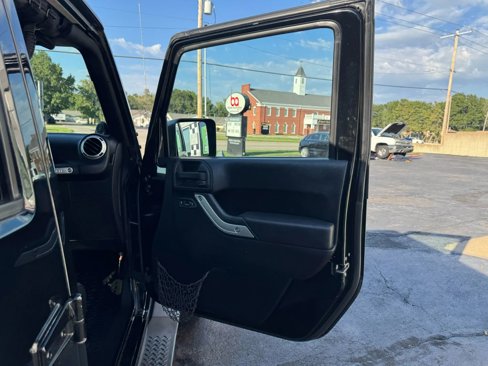 Used 2012 Jeep Wrangler Unlimited Sahara w/ Connectivity Group image 24