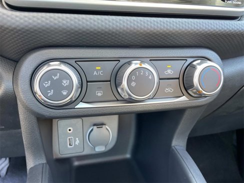 New 2025 Nissan Kicks S image 18