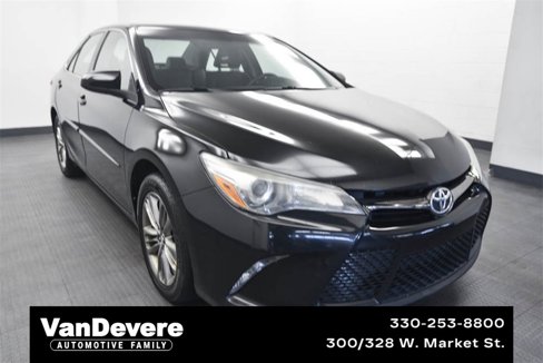 Used 2017 Toyota Camry SE image 1