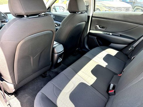 New 2025 Hyundai Elantra SE image 25