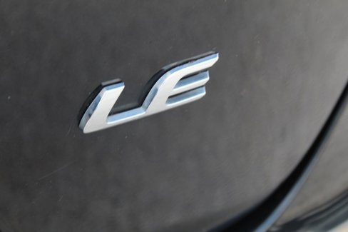 Used 2021 Toyota Corolla LE image 32