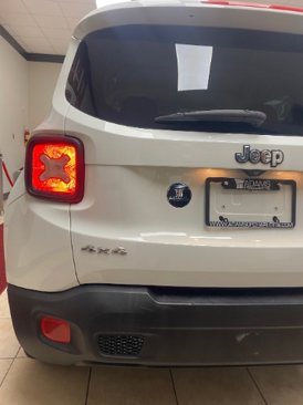 Used 2015 Jeep Renegade Latitude w/ Popular Equipment Group image 25