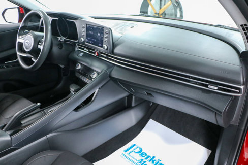 Used 2022 Hyundai Elantra SEL image 24